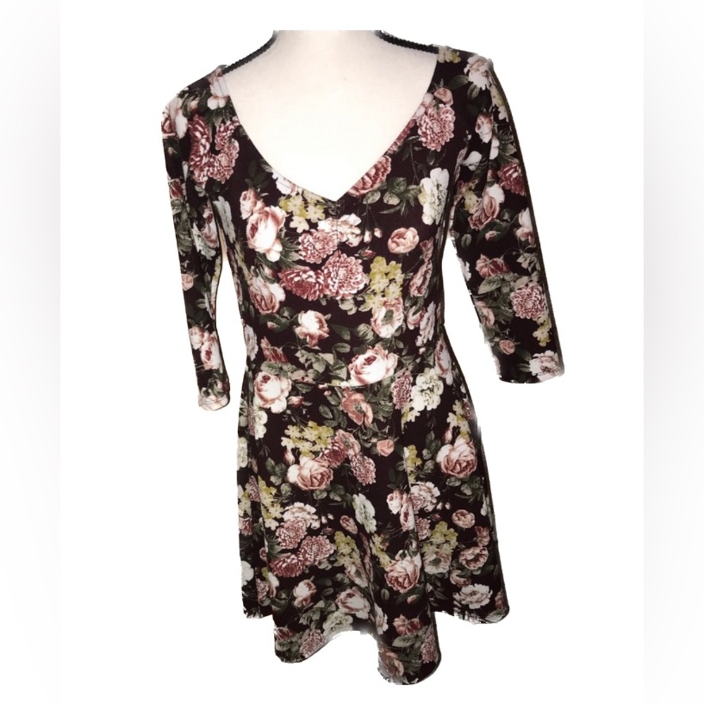 🌺🌸🌺 Forever 21 - Florar dress for girls size L , can be wear like M also.